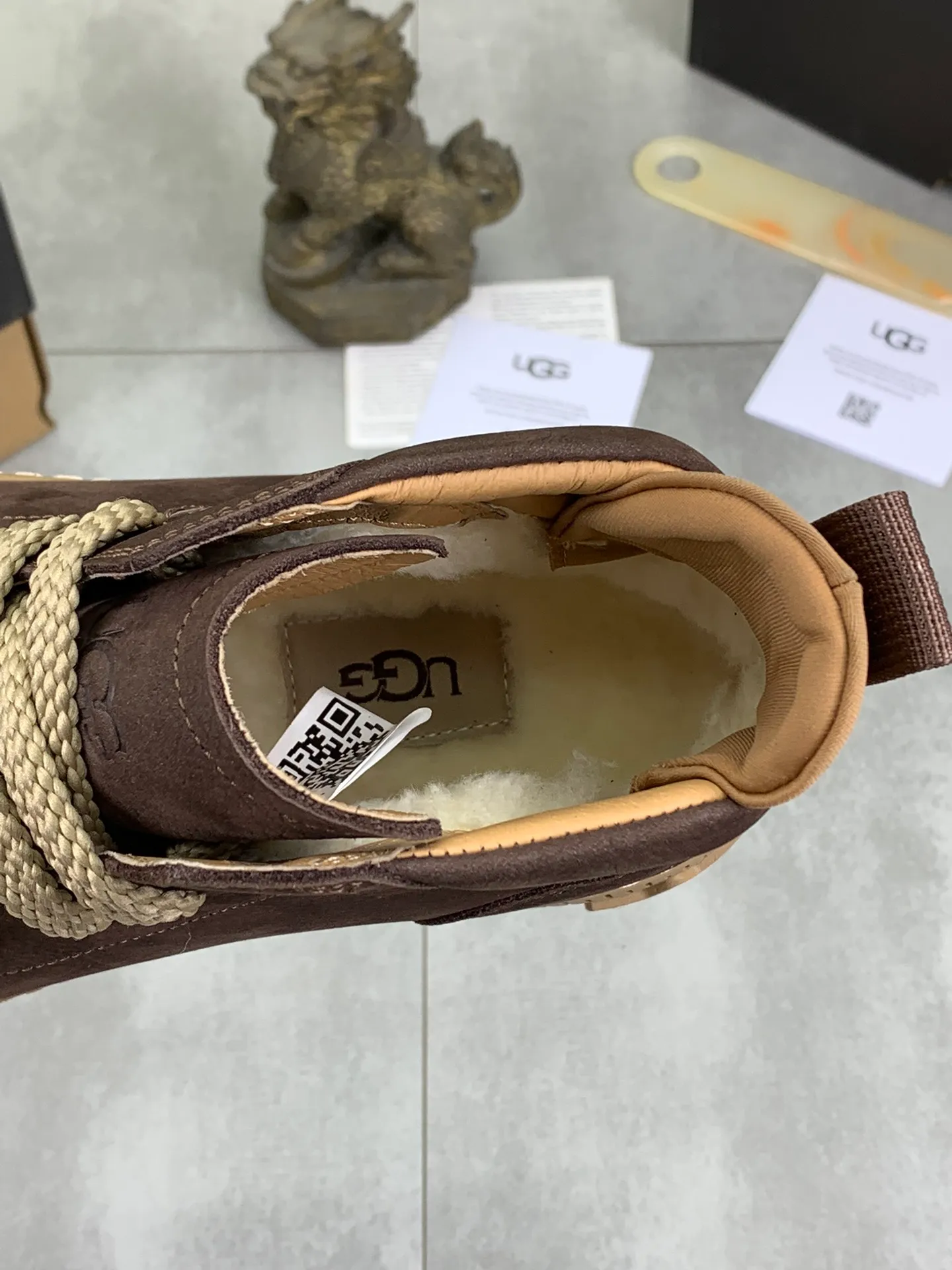 Men's Men's Shoes P620 [New Style] 💰 🆘 "Real Wool" [UGG] 👉 Popular men's shoes official website synchronization 🔰 Genuine quality [proud] is not comparable to the imitations in the general market 🌀 The upper is imported Italian frosted cowhide, and the lining: foot pad 🅰️ grade 🐑 real wool 👻 Only Grade A can show the effect The hand feels smooth and delicate 🔱The shoe shape is grand, only genuine factories can achieve it 🎄The perfect toughness of the original outsole 👻⬛️ allows customers to bid farewell to one-time consumption. Real wool lining, super warm. 4⃣️Color options available Size: 38-44